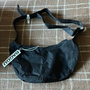 BAGGU - Medium Nylon Crescent Bag